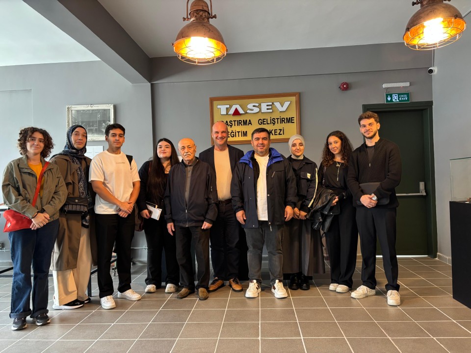 MARMARA ÜNİVERSİTESİ ÖĞRENCİLERİ TASEV'İ ZİYARET ETTİ